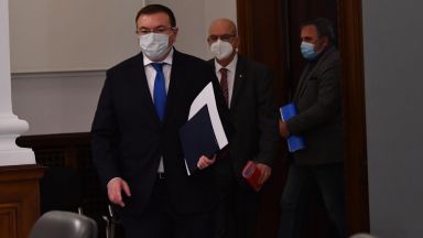 Министърът на здравеопазването в оставка Костадин Ангелов настоя парламентът още