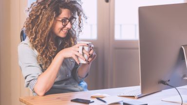 Пазаруването в интернет е една от най популярните онлайн дейности в