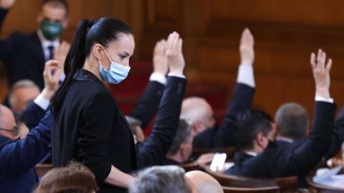 Депутатите взеха решение министър председателят Бойко Борисов да бъде задължен да