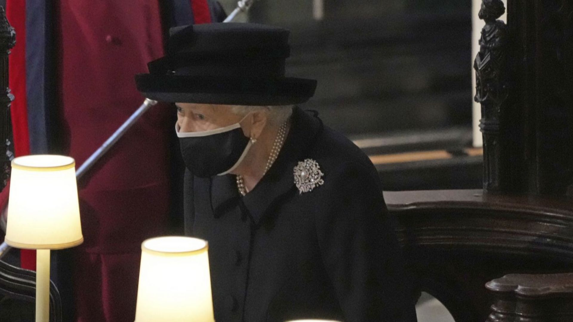 Кралица Елизабет Втора посреща най-самотния си рождения си ден в траур и без топовни салюти