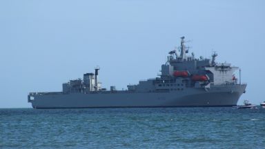 Британски военни кораби заминават за Черно море следващия месец на
