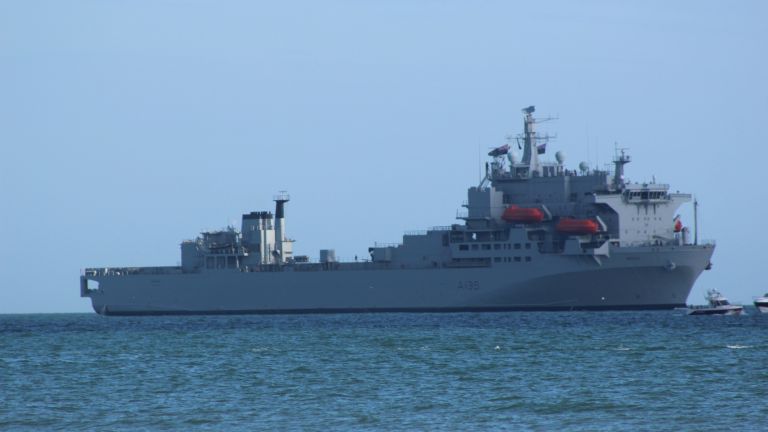 Британски военни кораби заминават за Черно море следващия месец, на