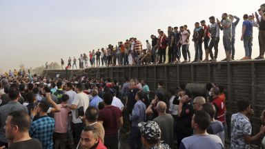 При дерайлиране на влак в Египет са ранени 97 души
