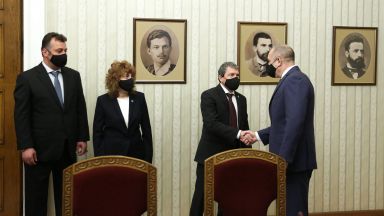Президентът Румен Радев ще връчи мандат за съставяне на правителство