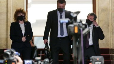 След като лидерът на Има такъв народ оттегли номинацията на