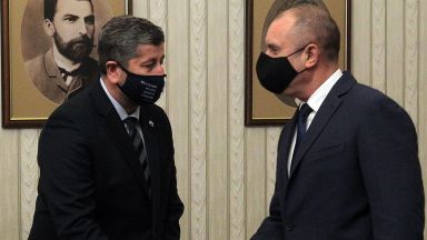 Демократична България не вижда основание да получи третия мандат за