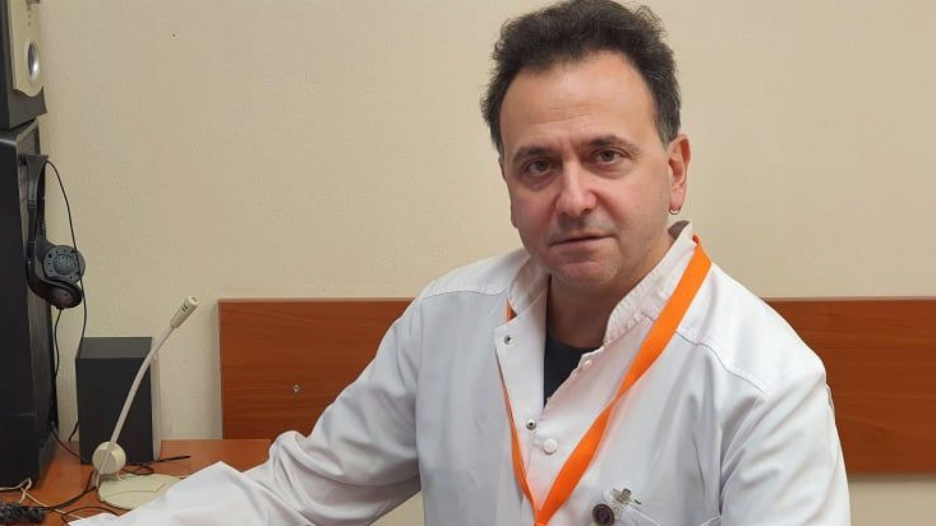 Не пациенти, разглезени клиенти: Проф. Кюркчиев пред Dir.bg за отношението към ваксините