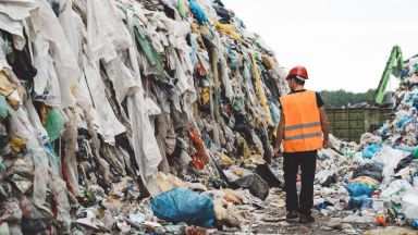 Новата пластмаса: Едва 1% от текстила се рециклира