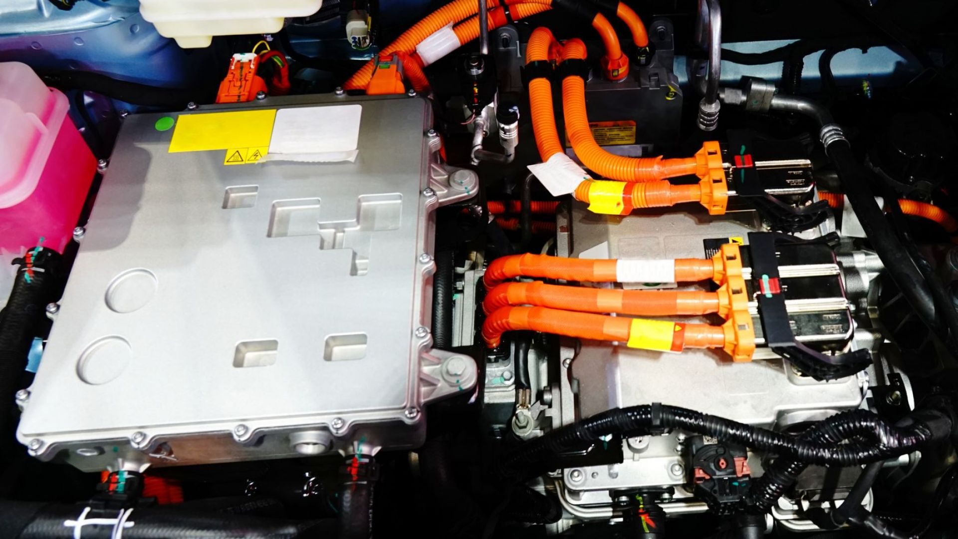 Полша ще строи първия в Европа завод за рециклиране на батерии за електромобили