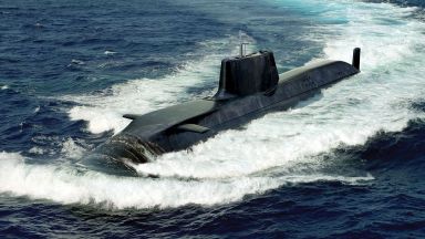 Индонезия издирва подводница с 53 ма души на борда която е