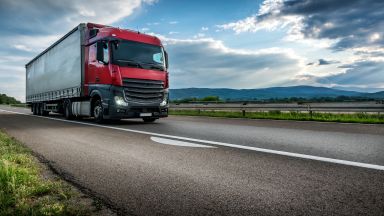 ТИР се преобърна при 29 ия км на автомагистрала Хемус съобщи