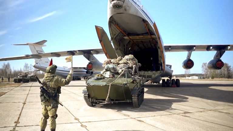 Откакто Русия започна инвазията си в Украйна, Москва откъсва военни
