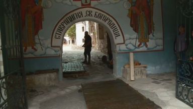 Възстановиха 400-годишната оригинална порта на Бачковския манастир