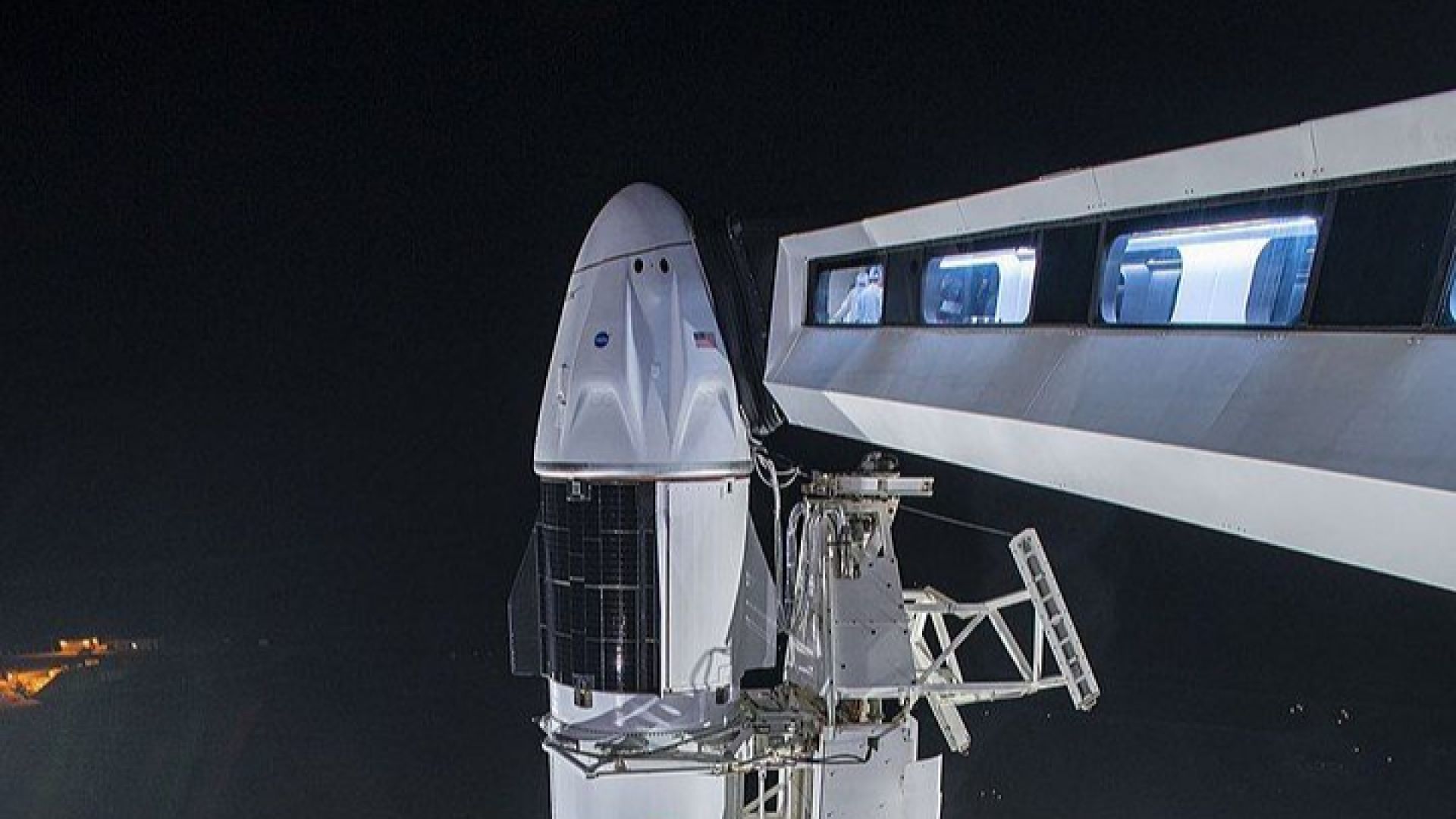 НАСА и SpaceX отложиха пилотиран полет до МКС