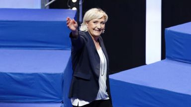 Преизбраха Марин Льо Пен с 98,35%, вече гледа към президентския пост във Франция