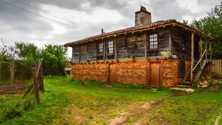 Село Бръшлян: 300-годишни къщи и гостоприемство по странджански