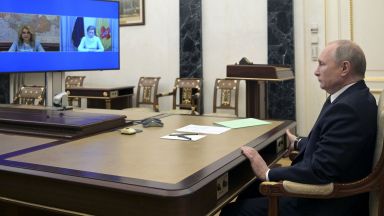 Руският президент Владимир Путин обяви допълнителни почивни дни през май