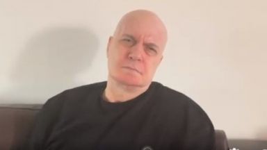 Слави Трифонов пусна видео след карантината: Не бягаме от отговорност!