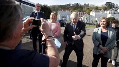 Британският премиер Борис Джонсън отрече появили се в медии твърдения