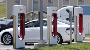 Биткойните и екологичните кредити изстреляха нагоре печалбата на Tesla 