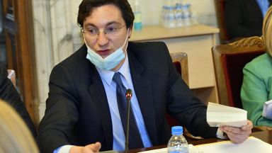 Председателят на парламентарната група на БСП Корнелия Нинова ще приеме