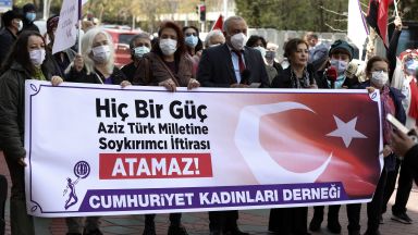 Турският парламент прие днес декларация осъждаща изявлението на американския президент