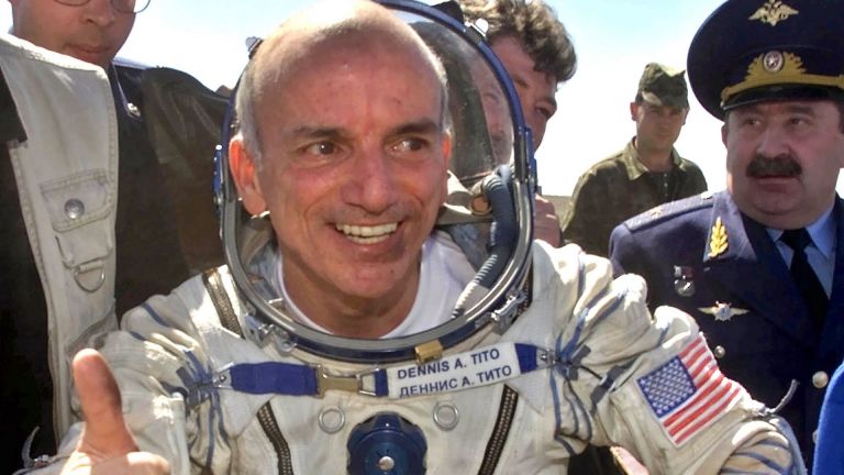 На 28 април преди 20 г. милионерът Денис Тито става първият космически  турист | IT.dir.bg