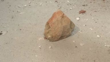 Покривът на къща в мездренското село Лютидол бе пробит от