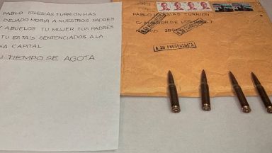 Писмо с куршуми до областната управителка на Мадрид Исабел Диас