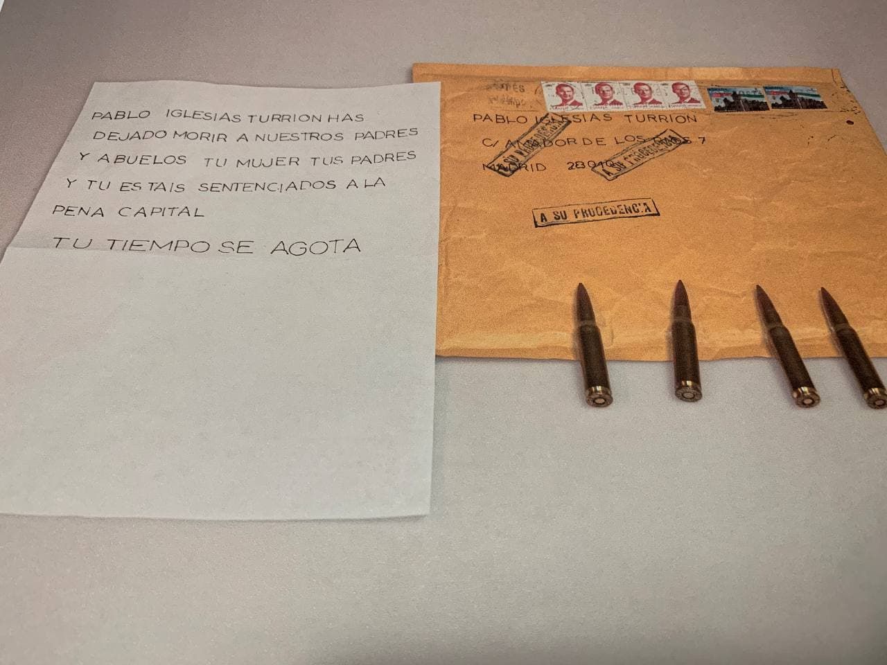 Писмо с курушими, изпратено до лидера на крайнолявата партия "Подемос" Пабло Иглесиас