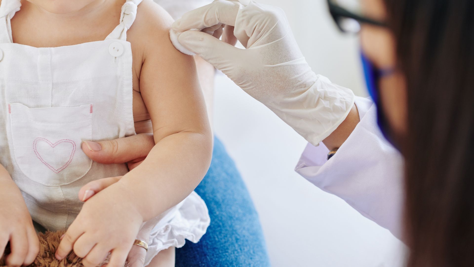В Калифорния изпробват Covid ваксини върху деца над 6 месеца