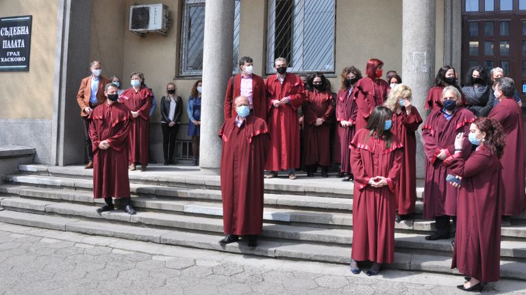 Независимостта на прокурорите е задължително условие, за да могат те