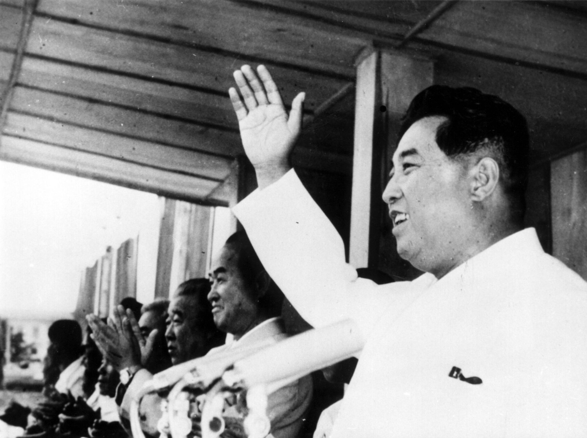  1966: Севернокорейският министър председател, Ким Ъл Сун на протест в Пьонгянг 