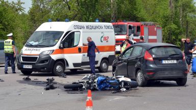 Две тежки катастрофи станаха в Хасковско 18 годишно момиче блъсна с