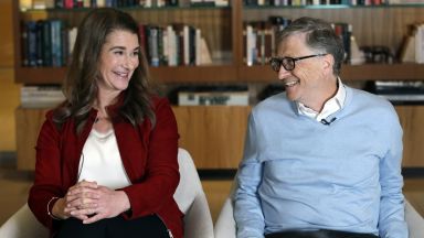 Милиардерът Бил Гейтс съосновател на корпорацията Майкрософт и съпругата му