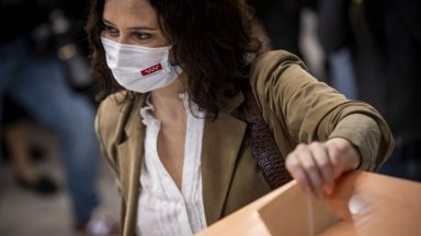 Управляващата консервативна Народна партия НП спечели внушителна победа на вчерашните