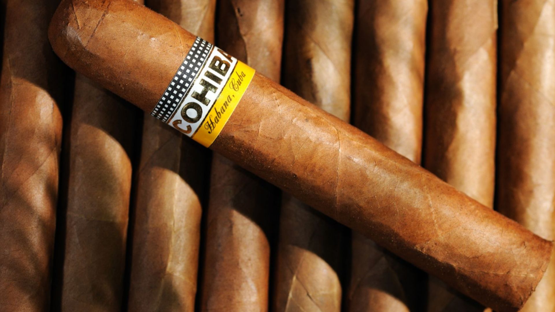 Китайците изкупуват легендарните кубински пури