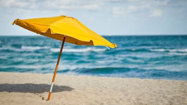 Ще има ли в крайна сметка безплатни чадъри по родното Черноморие?