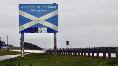 В Англия и Уелс днес се произвеждат местни и кметски