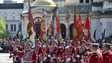 На няколко места в центъра на София се забраняват престоят