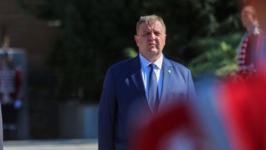 Красимир Каракачанов се оттегля от лидерския пост във ВМРО след