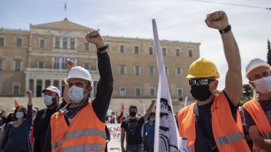 Нова масова стачка "Да спасим 8-часовия работен ден" блокира Гърция