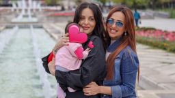 Глория посрещна имения си ден със своята внучка 