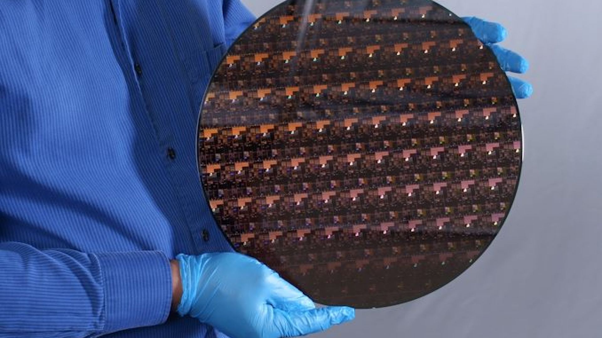 Първият 2 nm чип е разработен от IBM