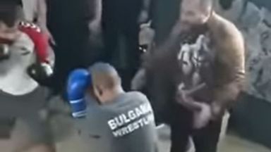 Димитър Желязков-Очите учи затворници да се боксират зад решетките (видео)