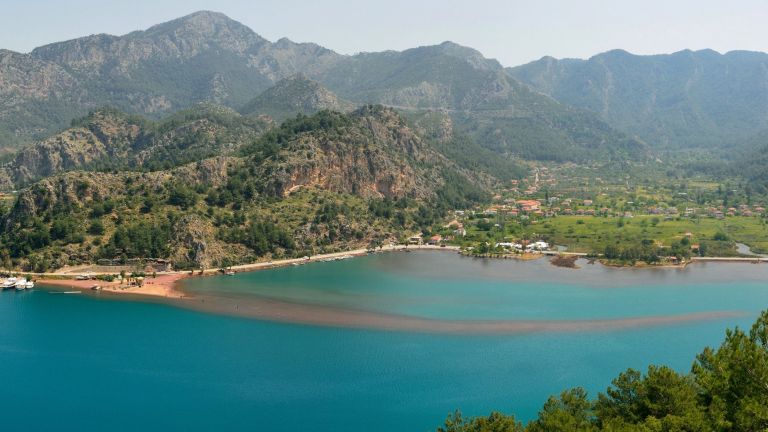 Турският плаж, по който можете да ходите по вода (на 20 км от Мармарис)