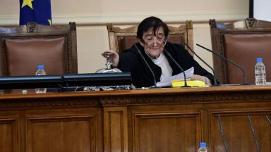 Мика Зайкова не приема обвинението към ИТН за краткия живот на парламента 