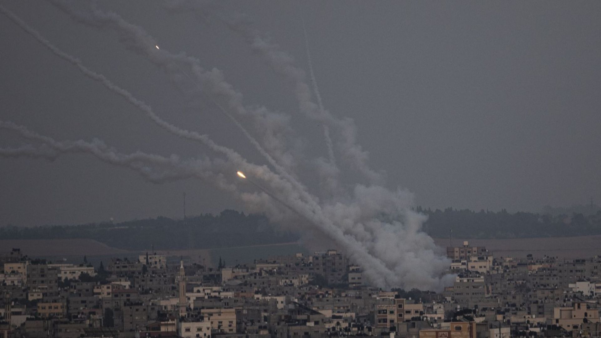 Минути след часа на ултиматума: Ракети полетяха между Израел и Газа (видео)