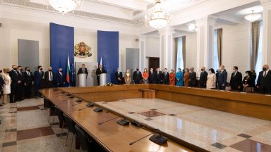 След като Бойко Борисов предаде властта на служебния си наследник Стефан