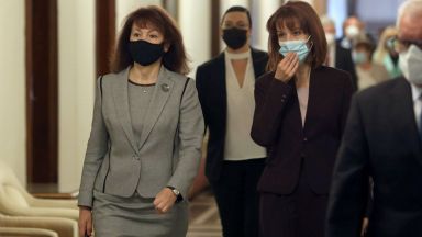 Социологът Цветозар Томов и досегашната председателка на обществения съвет към